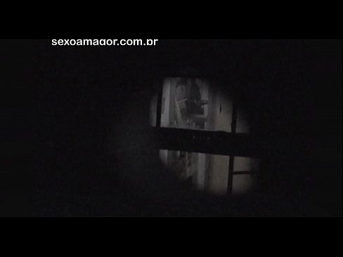 ❤️ Блондинку тайно снимает на видео соседский вуайерист, спрятанный за полыми кирпичами ️ Домашнее порно на нашем сайте